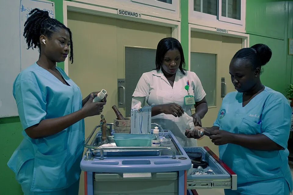 Nurses at work in a hospital in Ghana